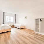 דירה Tolstov - Monteurwohnung - 2 Schlafzimmer - Wohnzimmer - Kueche - Balkon - Waschmaschine הייליגנהאוס