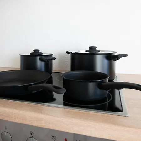 דירה Tolstov - Monteurwohnung - 2 Schlafzimmer - Wohnzimmer - Kueche - Balkon - Waschmaschine - 25 Min Zur Messe Dus הייליגנהאוס