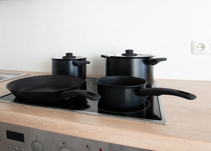 Appartement Tolstov - Monteurwohnung - 2 Schlafzimmer - Wohnzimmer - Kueche - Balkon - Waschmaschine - 25 Min Zur Messe Dus Heiligenhaus