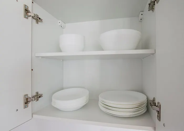 Tolstov - Monteurwohnung - 2 Schlafzimmer - Wohnzimmer - Kueche - Balkon - Waschmaschine - 25 Min Zur Messe Dus * Heiligenhaus