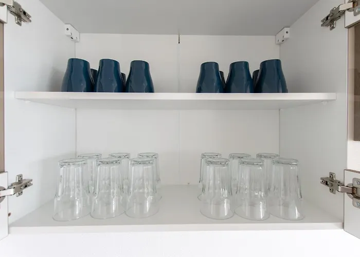 Appartement Tolstov - Monteurwohnung - 2 Schlafzimmer - Wohnzimmer - Kueche - Balkon - Waschmaschine - 25 Min Zur Messe Dus Heiligenhaus