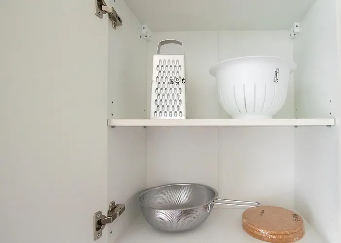 Tolstov - Monteurwohnung - 2 Schlafzimmer - Wohnzimmer - Kueche - Balkon - Waschmaschine - 25 Min Zur Messe Dus Appartement