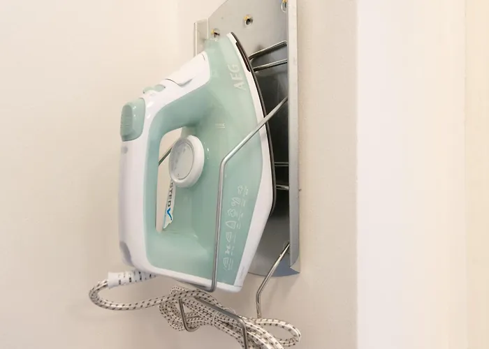 Tolstov - Monteurwohnung - 2 Schlafzimmer - Wohnzimmer - Kueche - Balkon - Waschmaschine - 25 Min Zur Messe Dus