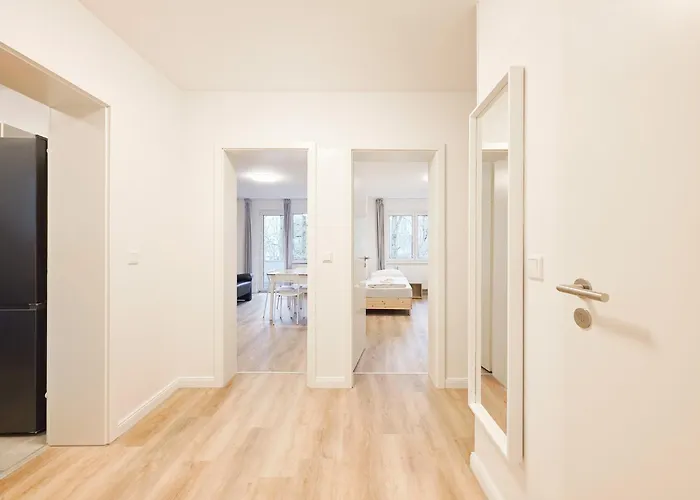 Appartement Tolstov - Monteurwohnung - 2 Schlafzimmer - Wohnzimmer - Kueche - Balkon - Waschmaschine - 25 Min Zur Messe Dus
