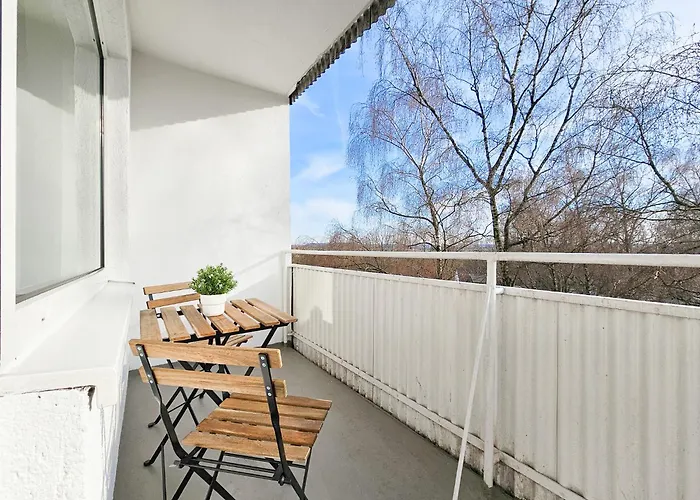 Appartement Tolstov - Monteurwohnung - 2 Schlafzimmer - Wohnzimmer - Kueche - Balkon - Waschmaschine - 25 Min Zur Messe Dus