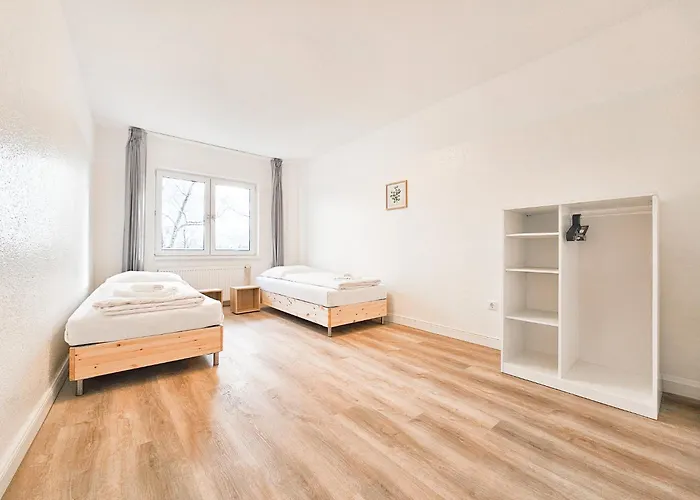 Appartement Tolstov - Monteurwohnung - 2 Schlafzimmer - Wohnzimmer - Kueche - Balkon - Waschmaschine - 25 Min Zur Messe Dus Heiligenhaus